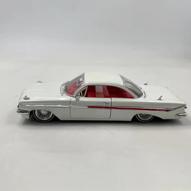 JADA 1:24 Schaal 1961 Impala L - Model Kit Mustang recensie en prijs